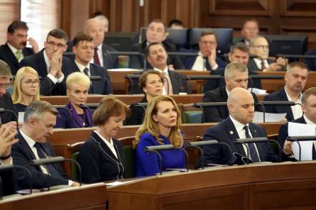 Saeima var atteikties no deputātu grupu veidošanas ar Krieviju un Baltkrieviju