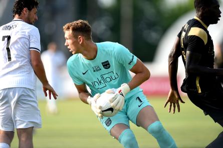 Futbola vārtsargs Matrevics no čempiones Valmiera pārceļas uz Riga