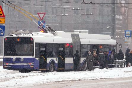 Ziemassvētkos Rīgas sabiedriskais transports kursēs pēc brīvdienu grafika