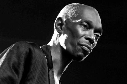 Miris grupas Faithless bijušais solists Maxi Jazz (+VIDEO)