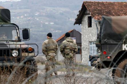 Kosovā raidīti šāvieni Latvijas miera uzturētāju patruļas virzienā