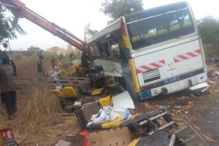 Neiedomājama traģēdija! Divu autobusu sadursmē Senegālā 38 bojāgājušie