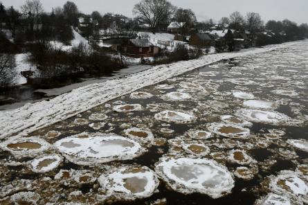 Ceturtdien austrumu novados gaidāms sniegs, Kurzemē - lietus