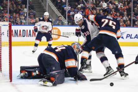 Blue Jackets ar Korpisalo vārtos papildlaikā pieveic Oilers (+VIDEO)