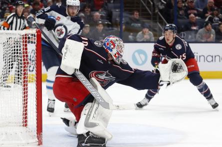 Merzļikins paliek rezervē, bet Blue Jackets pārspēj Jets (+VIDEO)