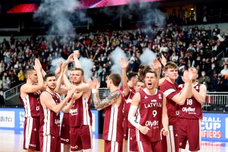 Latvijas basketbolisti PK kvalifikācijas pēdējā mačā tiekas ar Grieķiju