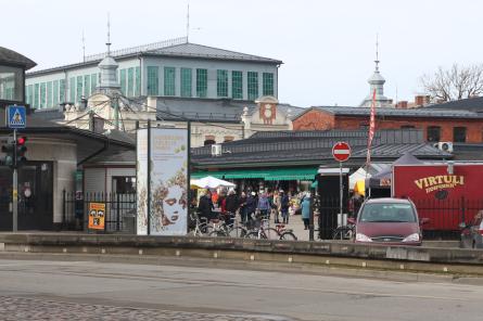 Kādas ir pārtikas cenas Liepājas tirgū? Salīdzini ar Rīgu pats! (+GALERIJA)