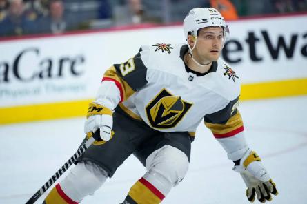 Bļugers palīdz Golden Knights izcīnīt tuvu uzvaru (+VIDEO)