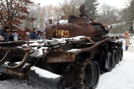 Liepājā apskatāms Ukrainas armijas iznīcināts okupantu tanks