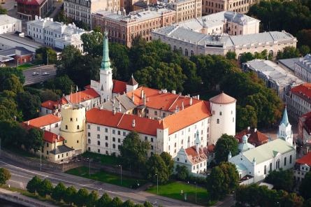 Rīgas pils kādreizējā ēdamzāle atgūst vēsturisko veidolu (+GALERIJA)