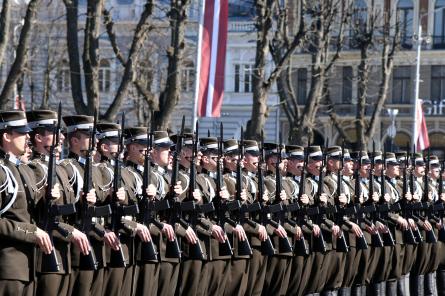 Par 106 000 eiro izstrādās un izvietos NBS rekrutēšanas reklāmas