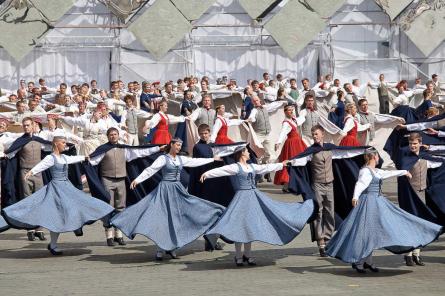 Dziesmu un deju svētkos notiks diasporas teātru festivāls Dāvana Latvijai