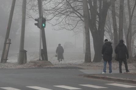 Vietām valstī sabiezējusi migla, gaisa temperatūra dažviet tikai 0 grādi