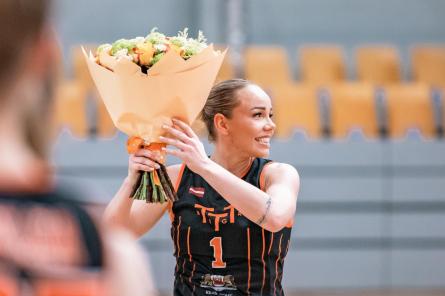 Latvijas čempiones!!! TTT Rīga grauj RSU un ceļ kausu