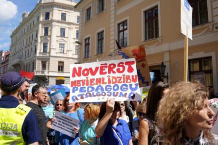 Pedagogu atalgojuma palielināšanai piešķirs vēl vienu lielu summu