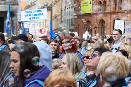 Skolu direktori: Sasniegtais rezultāts bija pedagogu streika vērts