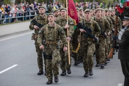 Nesit, bet bļauj gan! Latvijas karavīrs stāsta par jauniesaukto ikdienu