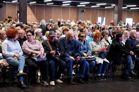 Uz konsultācijām par uzturēšanās atļaujām ierodas aptuveni 2500 cilvēki