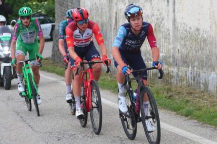 Skujiņš turpina spridzināt - Giro d Italia posmā iekļūst sešiniekā! (+VIDEO)