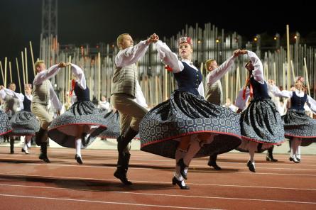 Kasēs varēs iegādāties neizpirktās biļetes uz Dziesmu un deju svētku pasākumiem