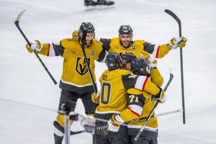 Bļugers palīdz uzvarā pret Stars, Golden Knights tuvojas finālam (+VIDEO)