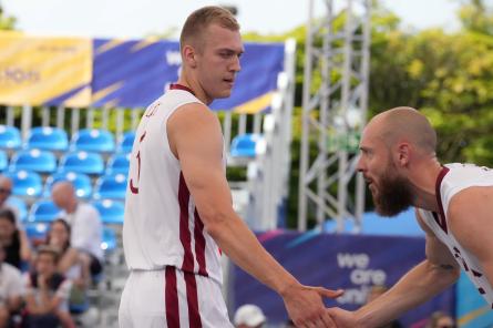 3x3 basketbolistiem zaudējums Eiropas spēlēs; pusfinālā jātiekas ar Lietuvu