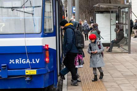 Rīgā lems par vienreizējo braucienu atlaižu atjaunošanu studentiem