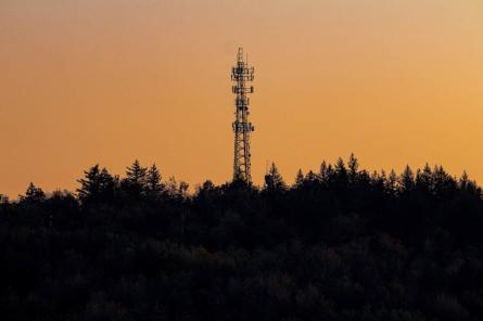 VARAM plāno 7 gadu laikā dubultot 5G tīklus Latvijā (VIDEO)