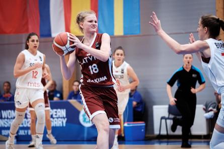 Izcili! Latvijas U-20 basketbolistes sasniedz EČ pusfinālu (+VIDEO)