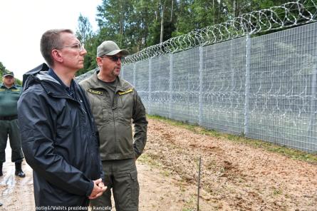 Rinkēvičs kritizē sodu politiku pret personām, kuras organizē nelegālo migrāciju