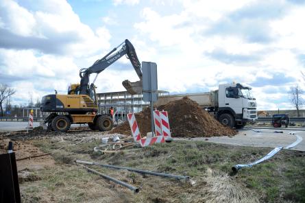 Uz Valmieras, Vidzemes un Daugavpils šosejām jārēķinās ar pagaidu luksoforiem