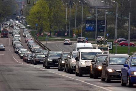 Šonedēļ uz Rīgas apvedceļa jārēķinās ar palēninātu satiksmi