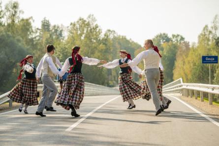 Rāmnieku tilts būvēts, izmantojot jaunas tehnoloģijas (+VIDEO)