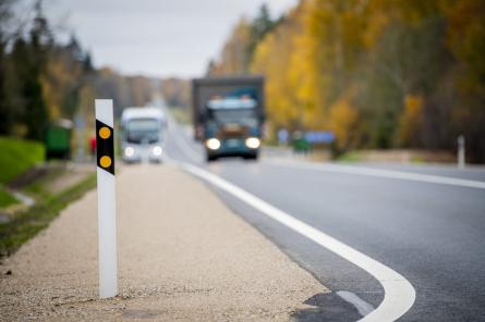 Uz valsts autoceļiem sākusies ziemas uzturēšanas sezona - vai jāmaina riepas?