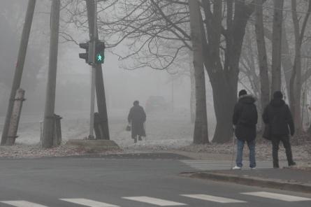 Otrdien Latvijā turpināsies nokrišņi, vietām veidosies migla