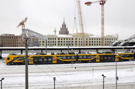 Vilcienu kavējumi saistīti ar bojājumiem jaunajiem elektrovilcieniem