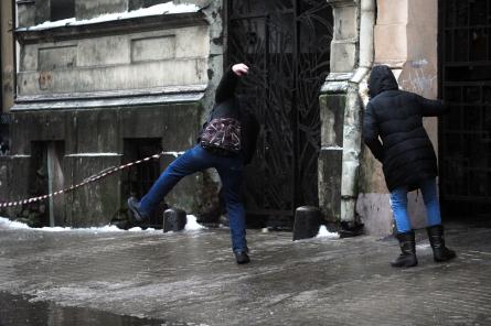 Pirmdiena būs lietaina, lielākais apledojums veidosies Latvijas ziemeļos