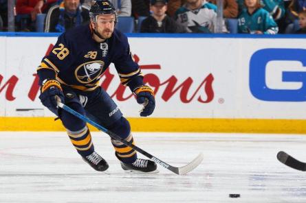 Girgensons gūst vārtus «Sabres» uzvarā NHL spēlē (VIDEO)