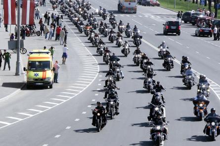 Motosezonas atklāšanas laikā Rīgā gaidāmi satiksmes ierobežojumi