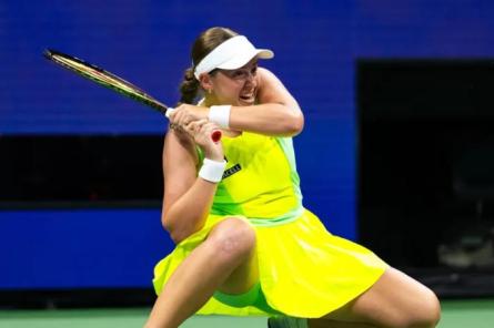 Ostapenko Madrides «WTA 1000» astotdaļfinālā tiekas ar Žabēru