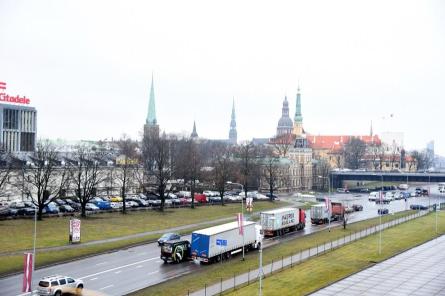 Rīgā, 11.novembra krastmalā, veidos skulptūru ansambli