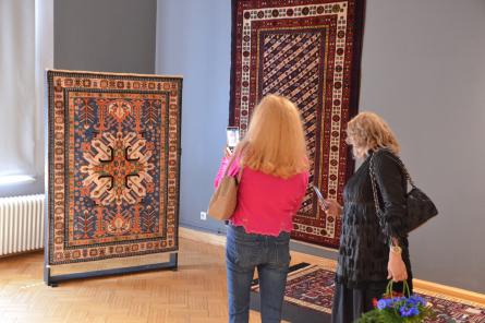 Azerbaidžānas paklāji rotā Liepājas muzeju (+VIDEO)
