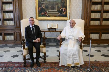Latvijas Valsts prezidents Edgars Rinkēvičs tiekas ar pāvestu Francisku (FOTO)