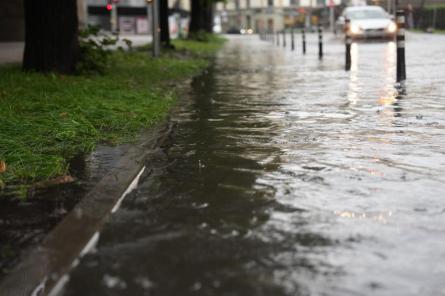 Ceturtdien vairāk nokrišņu būs austrumu novados