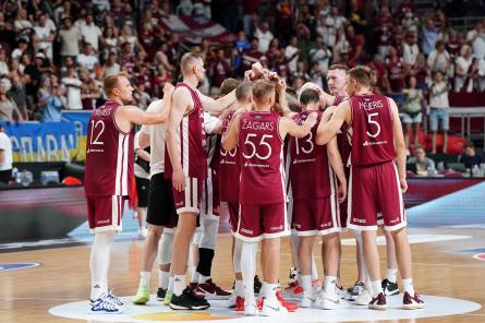 Latvijas basketbolisti Olimpiādes kvalifikācijas finālā tiekas ar Brazīliju