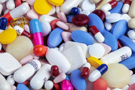 Kāpēc zāļu ražotāji nav ieinteresēti medikamentus pieteikt un reģistrēt Latvijā