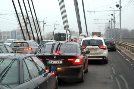 Ārvalstniekiem liks deklarēt trešajā valstī reģistrēta auto izmantošanu