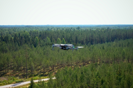 LVM paplašina dronu izmantošanu Latvijas mežu bagātības uzraudzībā (+VIDEO)