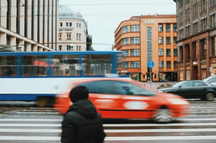 Valsts svētku laikā Rīgā gaidāmi būtiski satiksmes ierobežojumi