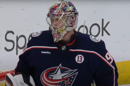 Merzļikins atvaira 29 metienus «Blue Jackets» uzvarā (VIDEO)